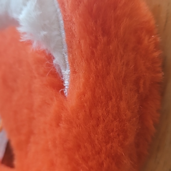 TURNING RED COSMETIC CASE - Picture 4 of 12